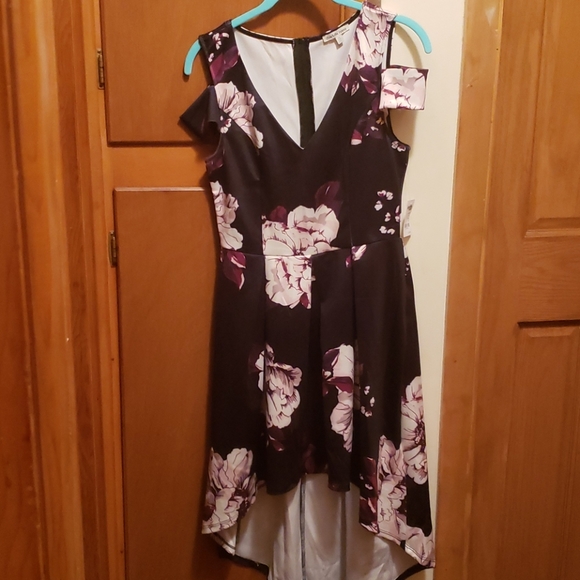 Floral dress - Picture 1 of 4